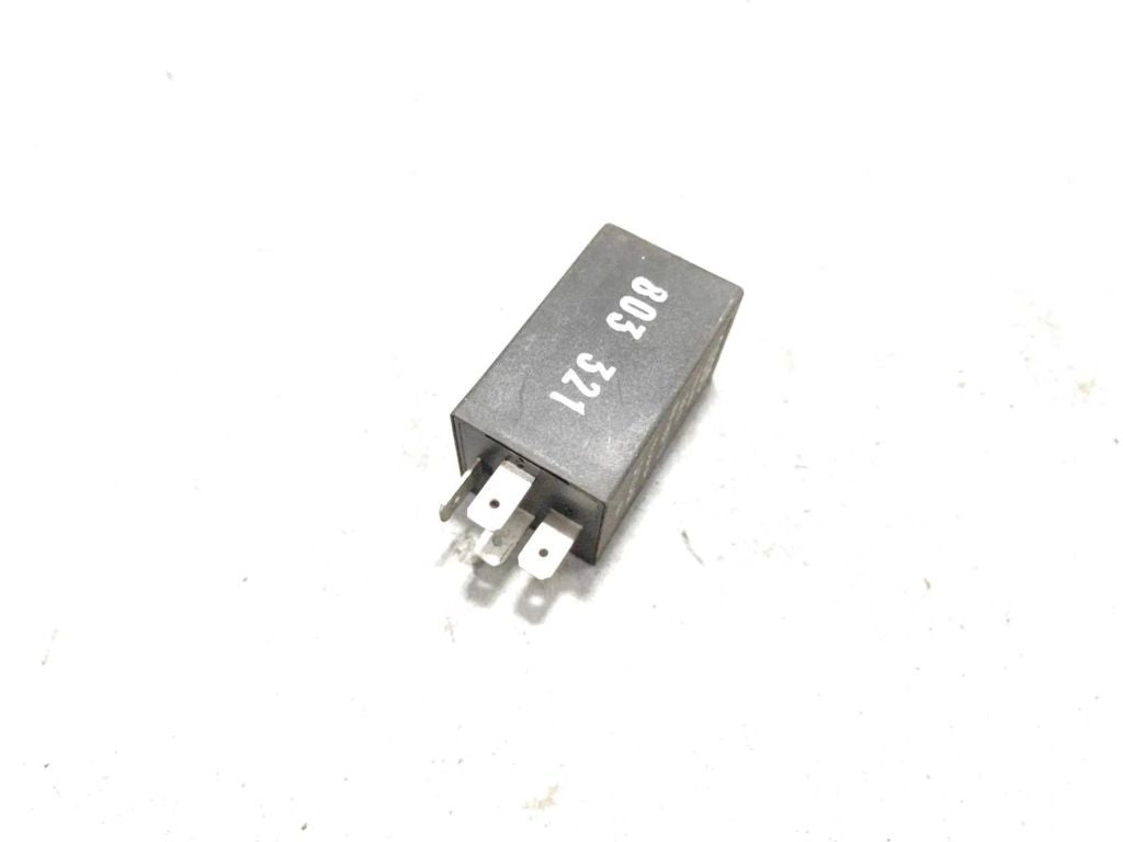 Audi A3 S3 8L 1997 relay 4D0907131 