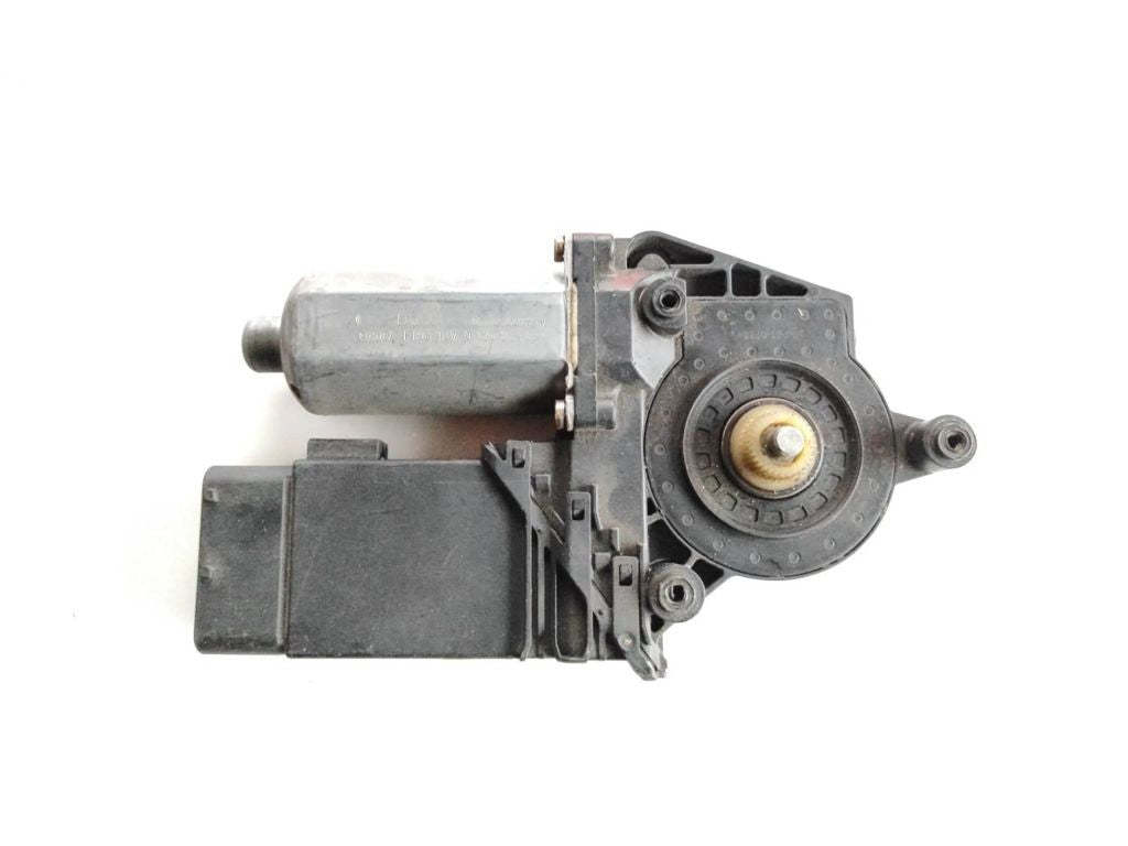 Volkswagen VW PASSAT B5 1998 front right window regulator motor 0130821694 