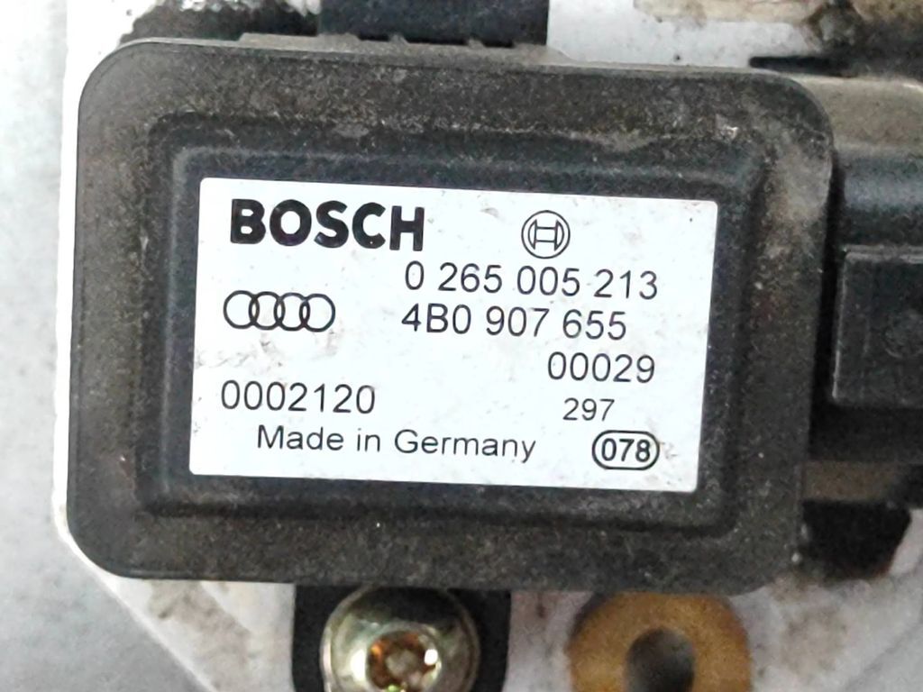 Audi A4 S4 B5 8D TDI 1998 ESP acceleration yaw rate sensor 0265005213 