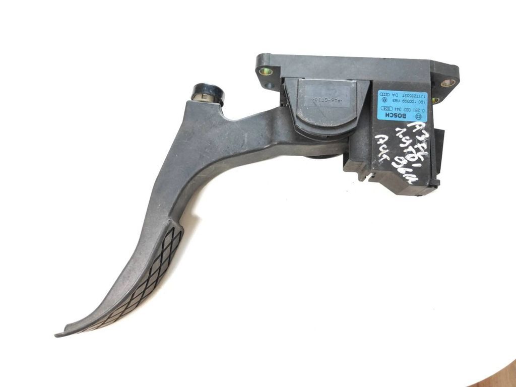 Volkswagen VW Golf IV 2003 Diesel accelerator throttle pedal 1J1723503T 
