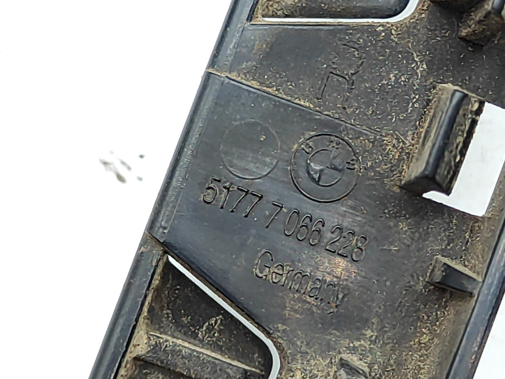 BMW 5 Series E61 530D 170kW 2006 Front Right Bumper Bracket 7066228