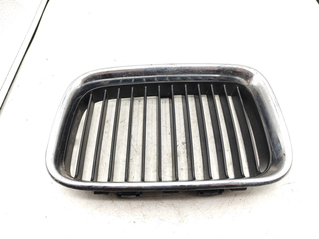 BMW 3 Series E36 Petrol  Front Left Side Bonnet Kidney Grill 8122237