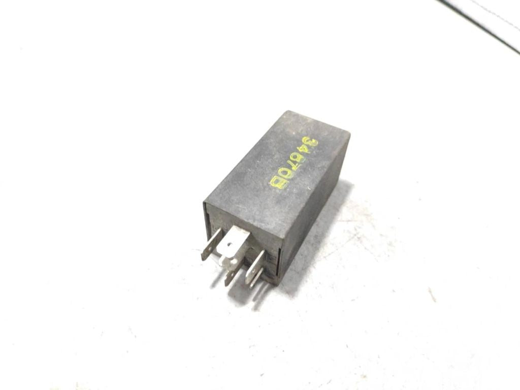Audi 80 90 S2 B4 1993 relay 443927351B 