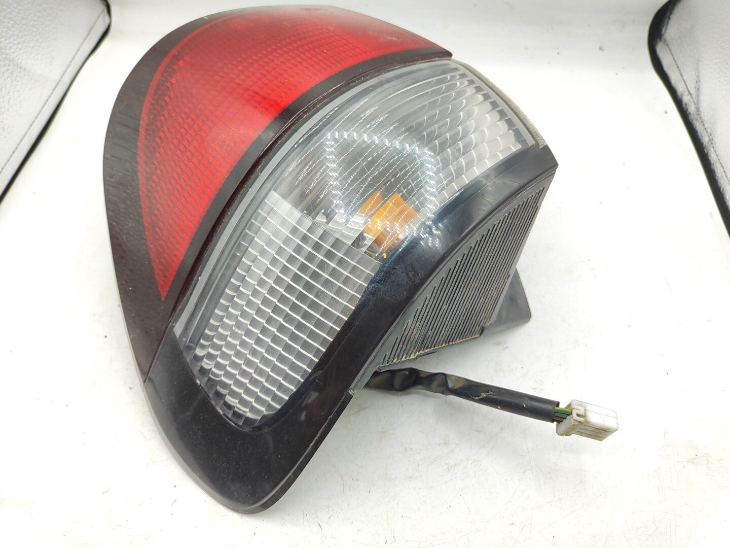 Mazda 626 Caravan 2001 LHD Rear Right Side Taillight Lamp Light R2265R