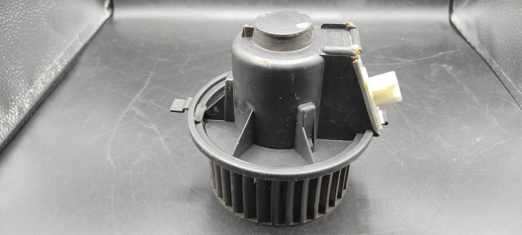 Volkswagen VW Jetta MK2 1984 LHD Interior Heater Fan Blower 881034735 881039324