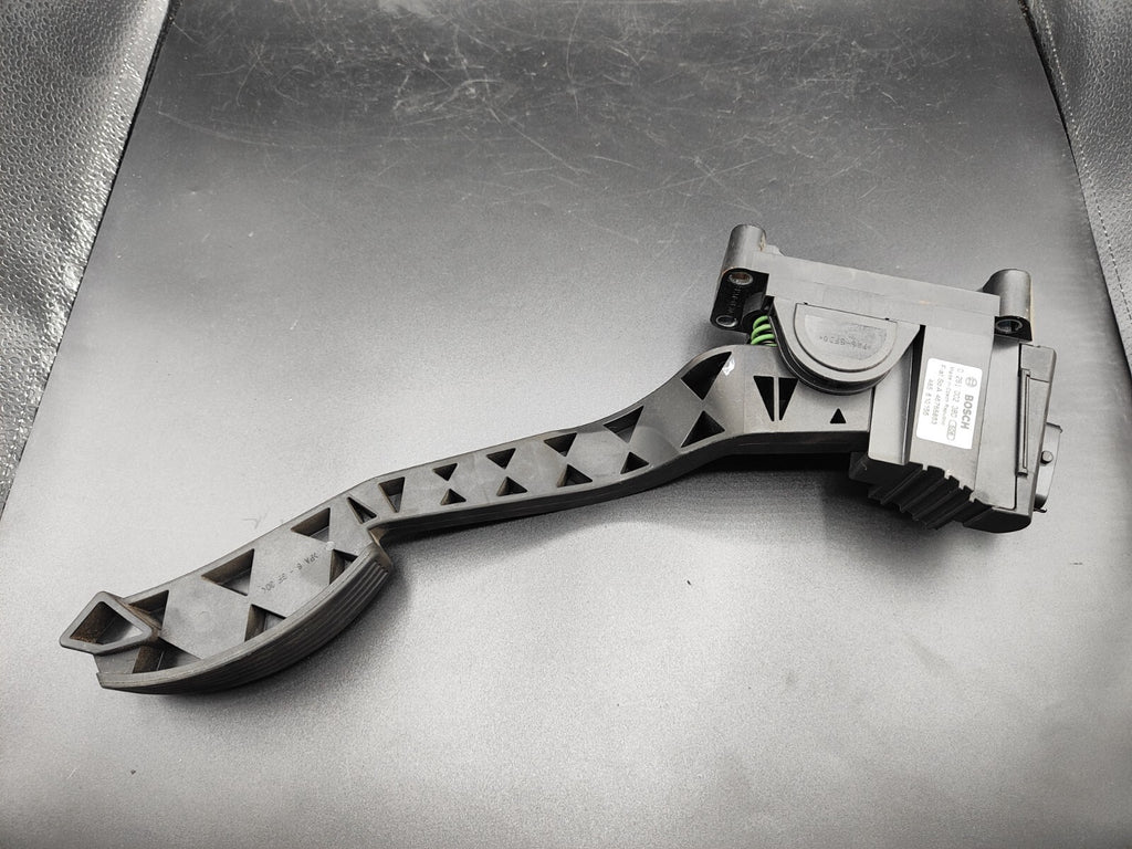 Alfa Romeo 147 GT 1.9JTD 16V 2004 LHD Throttle Gas Pedal 0281002380 46755863