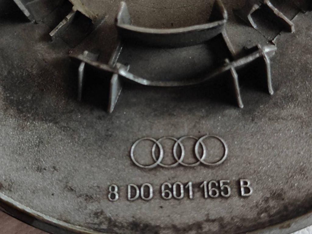 Audi C4 4A 1995 Original wheel cap 8D0601165B 