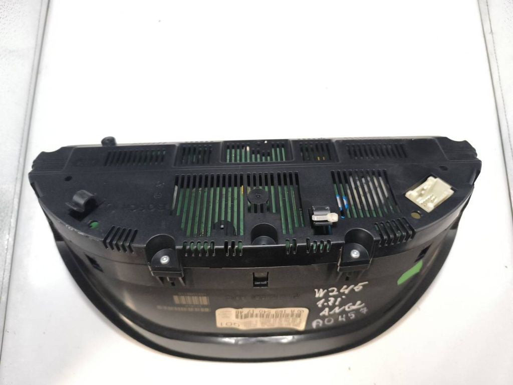 Mercedes-Benz B W245 2008 speedometer instrument cluster A1695401748 