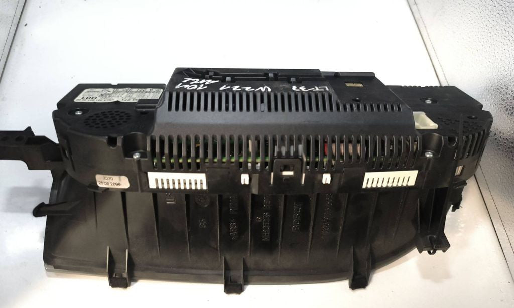 Mercedes-Benz S W221 2010 speedometer instrument cluster A2219009102 