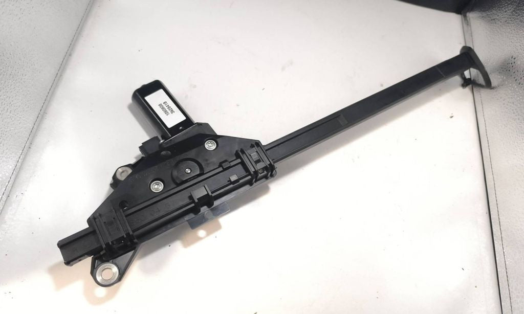 Mercedes-Benz E C207 W207 2011 Right Seat belt adjustment motor A2078600282