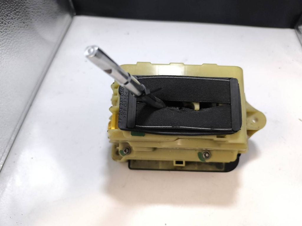 Mercedes-Benz E W212 2013 gear selector shifter A2042678124 