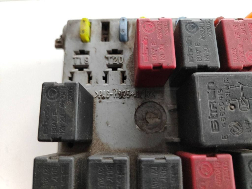 Alfa Romeo 147 2006 Fuse module 51742420 