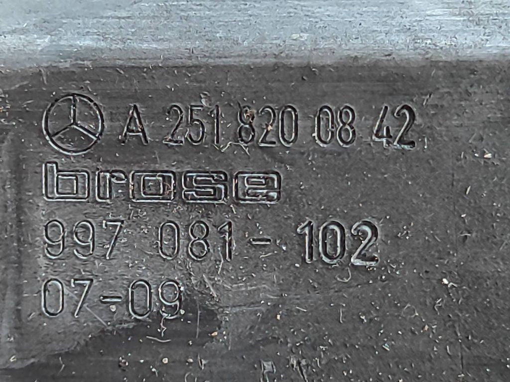 Mercedes-Benz R W251 2005 front right window regulator motor A2518200842 