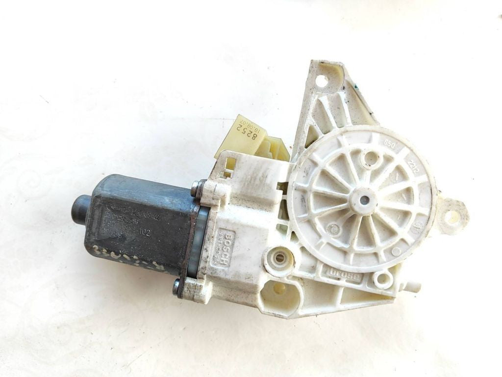 Mercedes-Benz R W251 2005 front right window regulator motor A2518200842 
