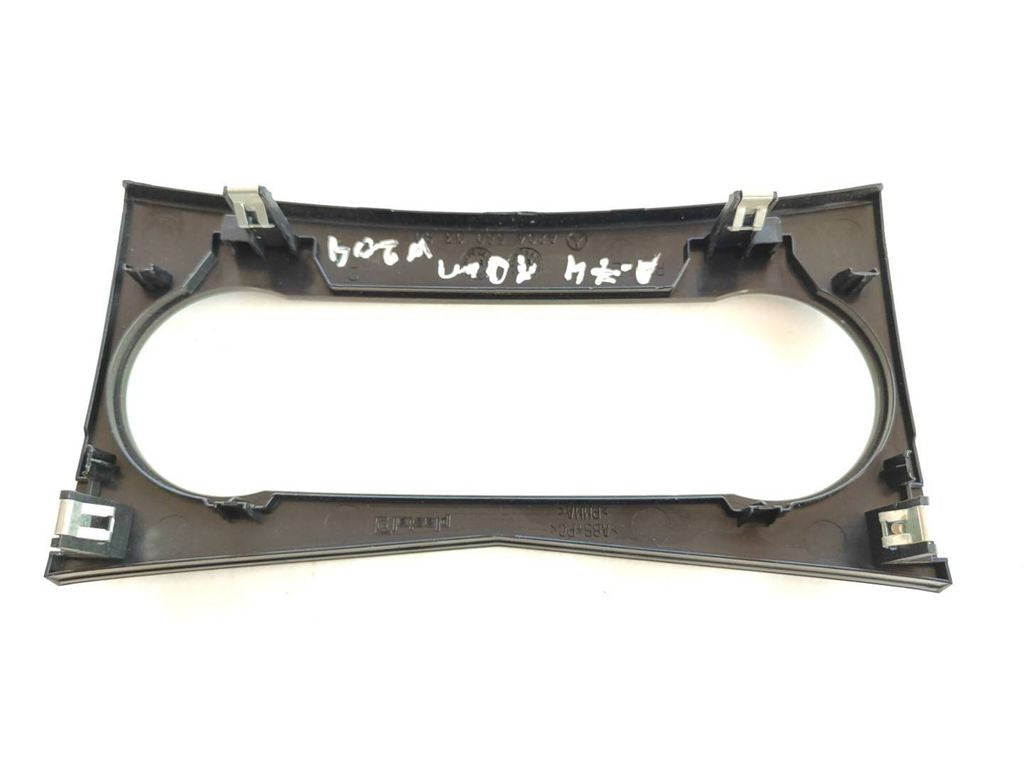 Mercedes-Benz C W204 2012 AC heater control trim A2046800390 