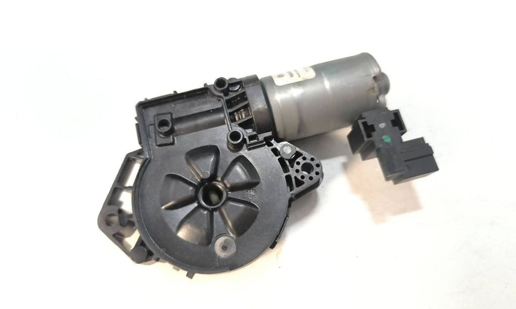 Mercedes-Benz C Class W205 2018 Sunroof electric motor actuator 0390200123 