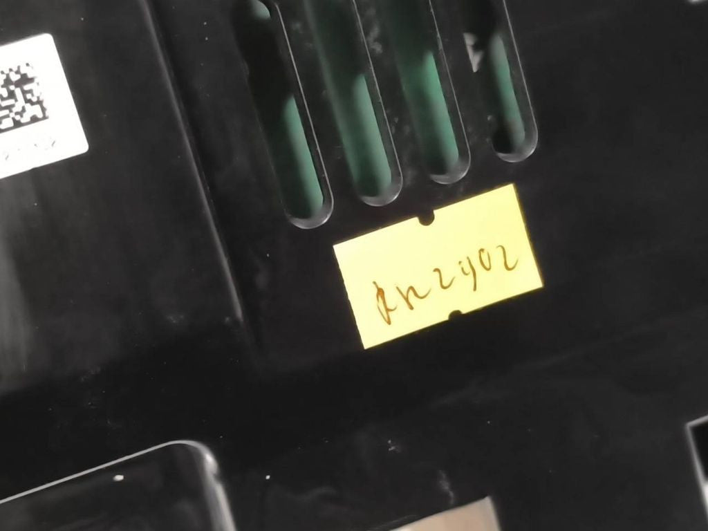 Mercedes-Benz E W212 2010 speedometer instrument cluster A2129002509 