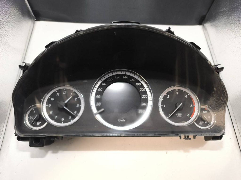 Mercedes-Benz E W212 2010 speedometer instrument cluster A2129002509 