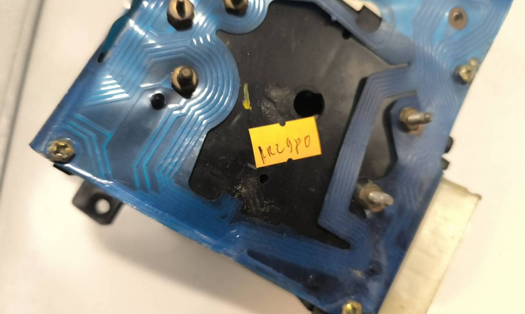 Volkswagen Golf II MK2 1991 speedometer instrument cluster 88481409 