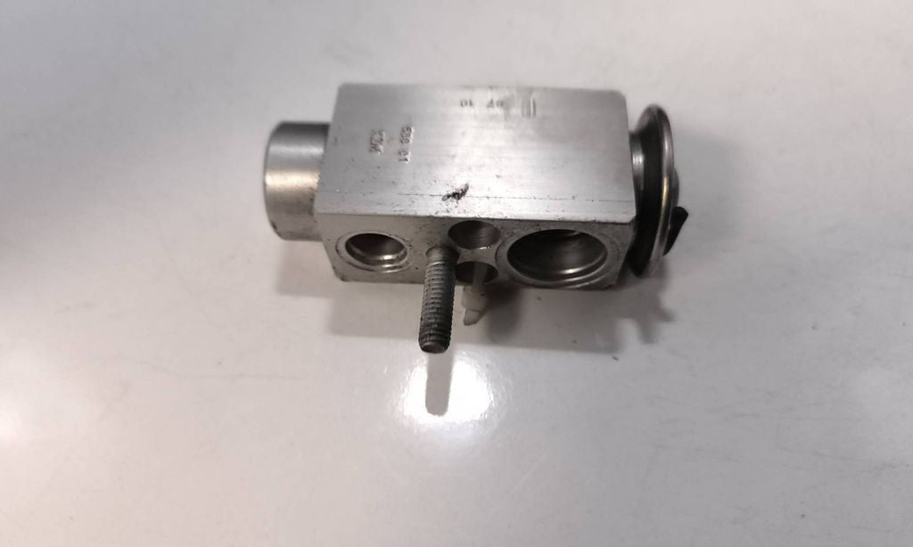 Mercedes-Benz E W211 2002 Air conditioning AC expansion valve 2308300184 