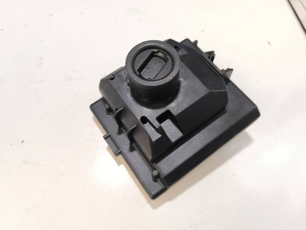 Mercedes-Benz GLC X253 C253 2017 Ignition barrel lock A2229009911 