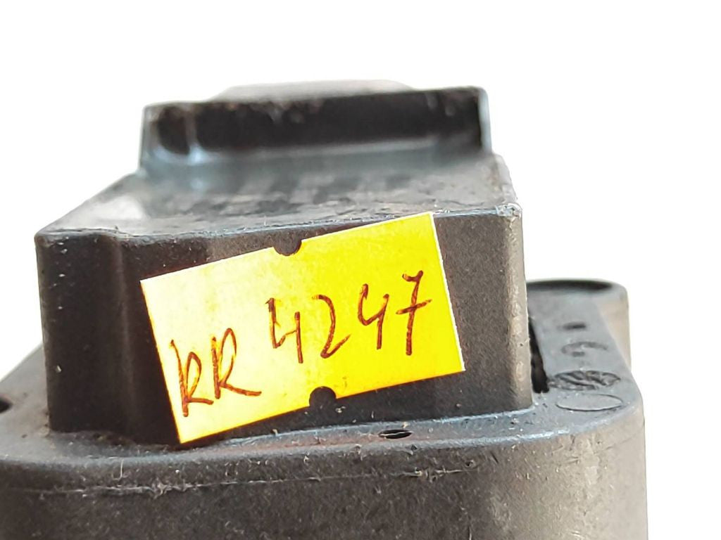 Mercedes-Benz C W203 2000 High voltage ignition coil A0001501580 