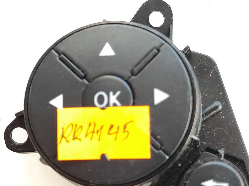 Mercedes-Benz C W204 2012 Steering wheel buttons A2048210151 
