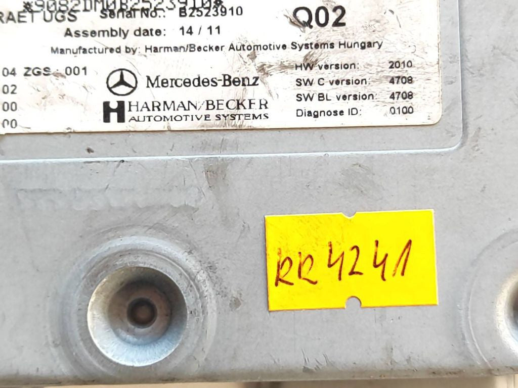 Mercedes-Benz C W204 2009 media control unit module A2049005704 