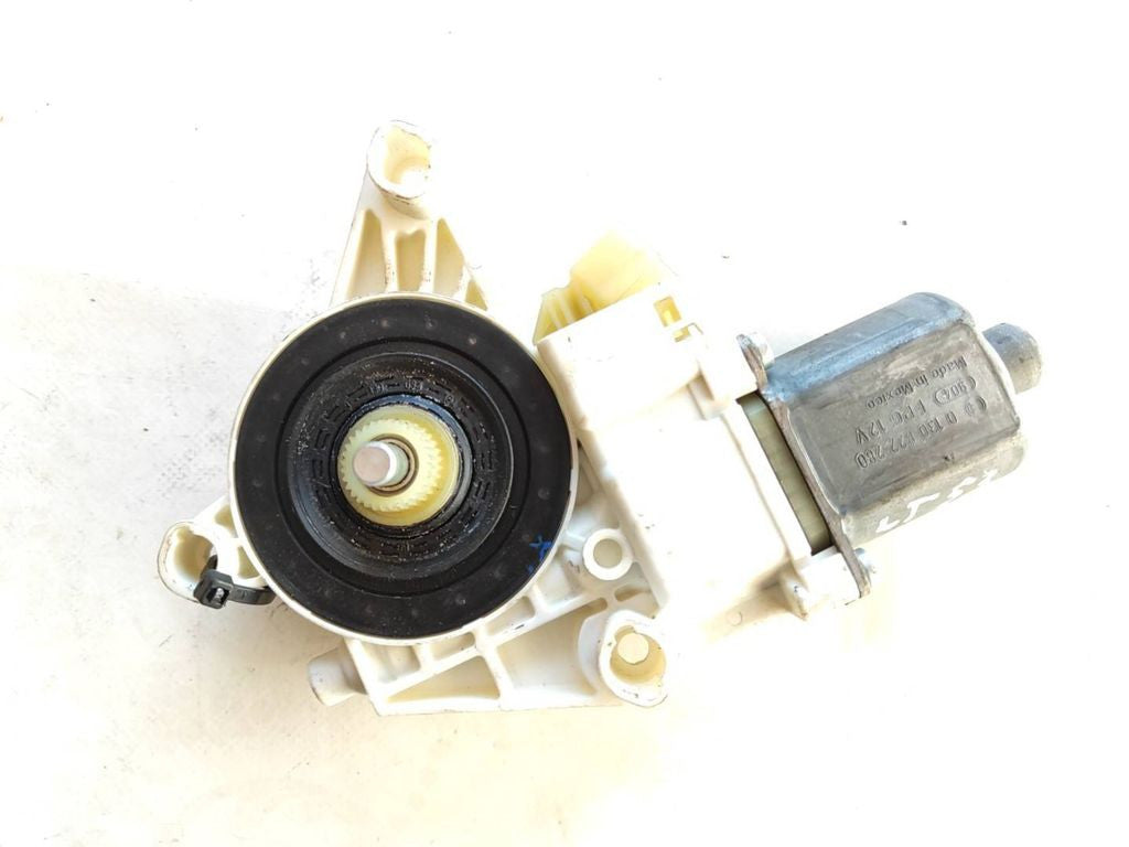Mercedes-Benz ML W164 2006 rear right window regulator motor 0130822280 
