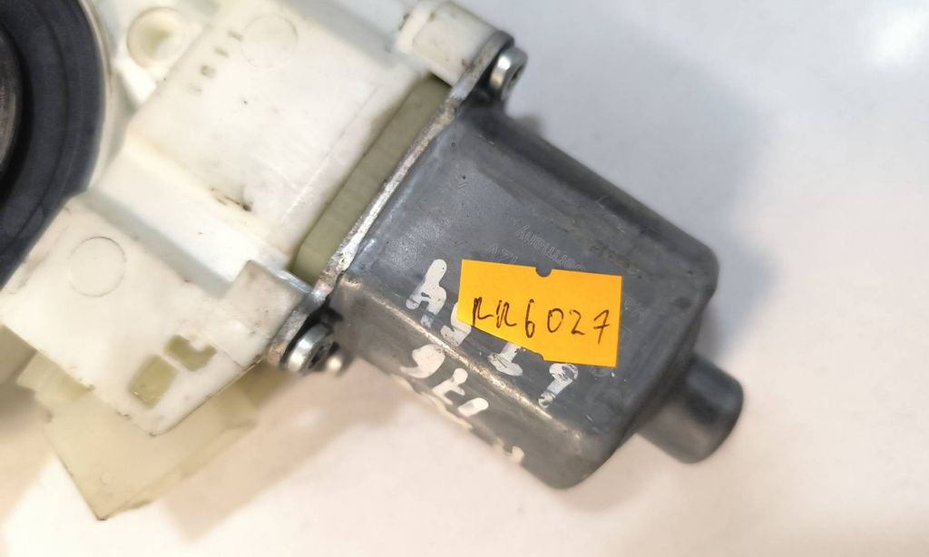 Mercedes-Benz B W246 W242 2012 front right window regulator motor A2469065200 