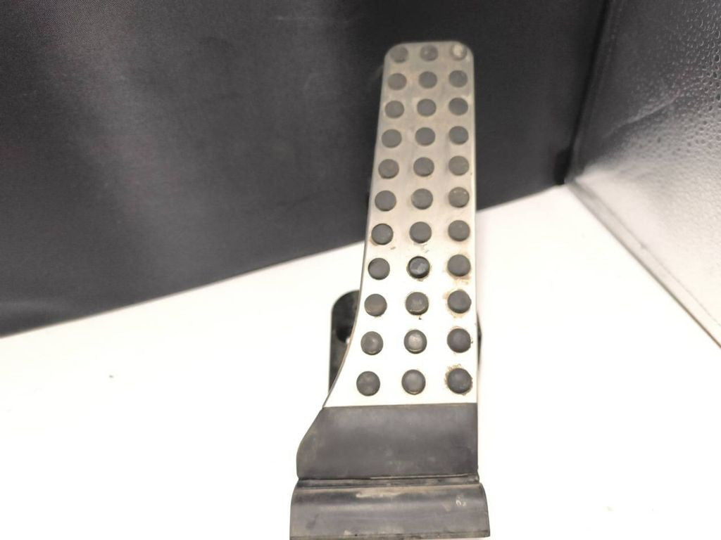 Mercedes-Benz C W204 2008 Diesel accelerator throttle pedal A2043000182 