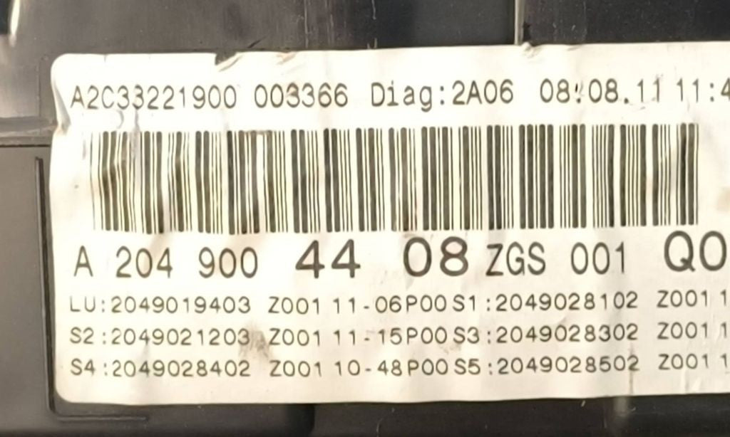 Mercedes-Benz C W204 2011 speedometer instrument cluster A2049004408 